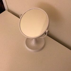 Reversible Makeup Mirror in White!